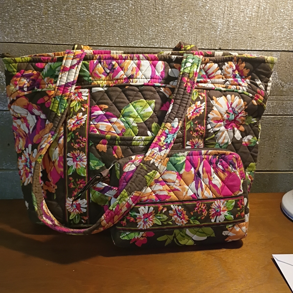 Vera Bradley English Rose Retired Quilted Tote Bag Set.
